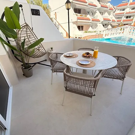 Sunny Escapes, Newly Renovated - Playa De Americas Appartamento