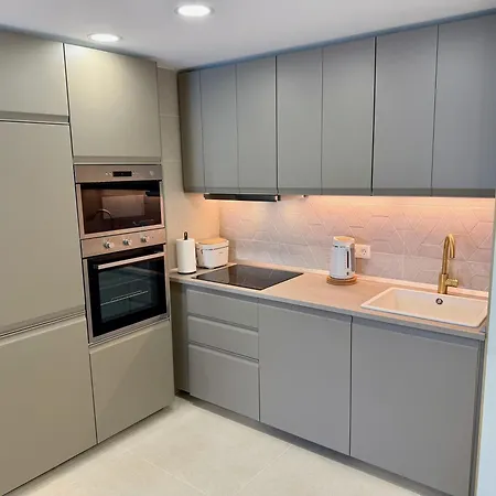 Apartment Sunny Escapes, Newly Renovated - Playa De Americas