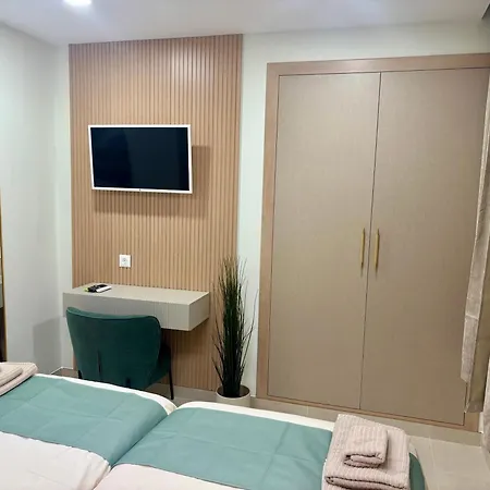 Sunny Escapes, Newly Renovated - Playa De Americas Apartment