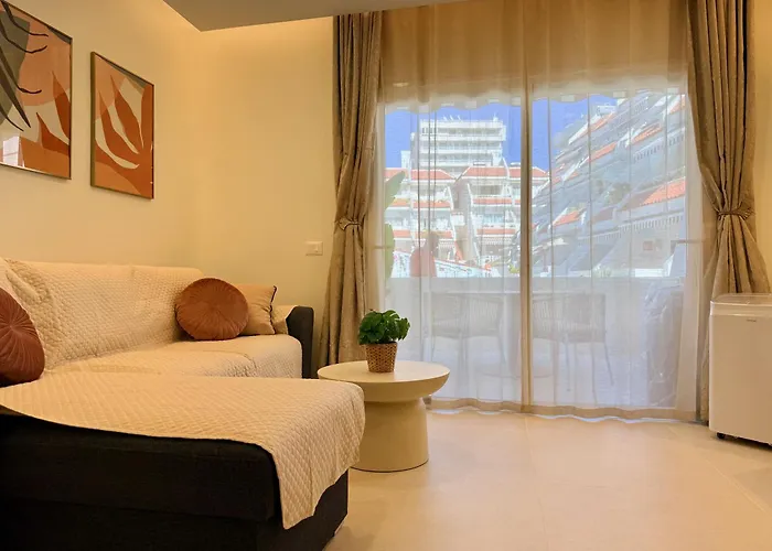 Sunny Escapes, Newly Renovated - Playa De Americas Apartman