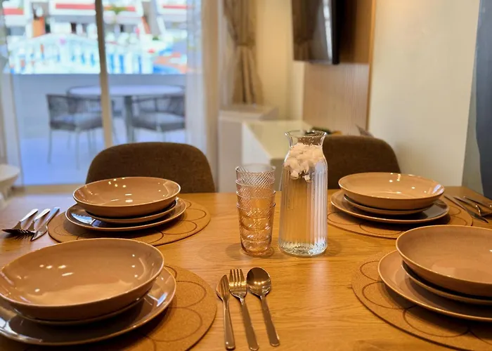 Sunny Escapes, Newly Renovated - Playa De Americas Apartman