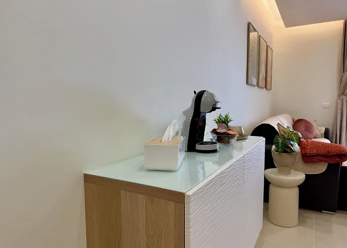 Sunny Escapes, Newly Renovated - Playa De Americas Apartment *