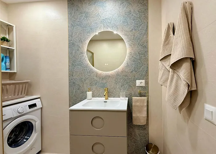 Sunny Escapes, Newly Renovated - Playa De Americas Apartman