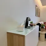 Sunny Escapes, Newly Renovated - Playa De Americas Appartement *